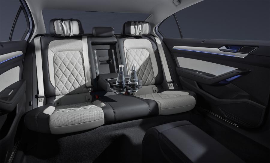 Интерьер Volkswagen Magotan (B8L) 2019 года  (фото 2 из 11)